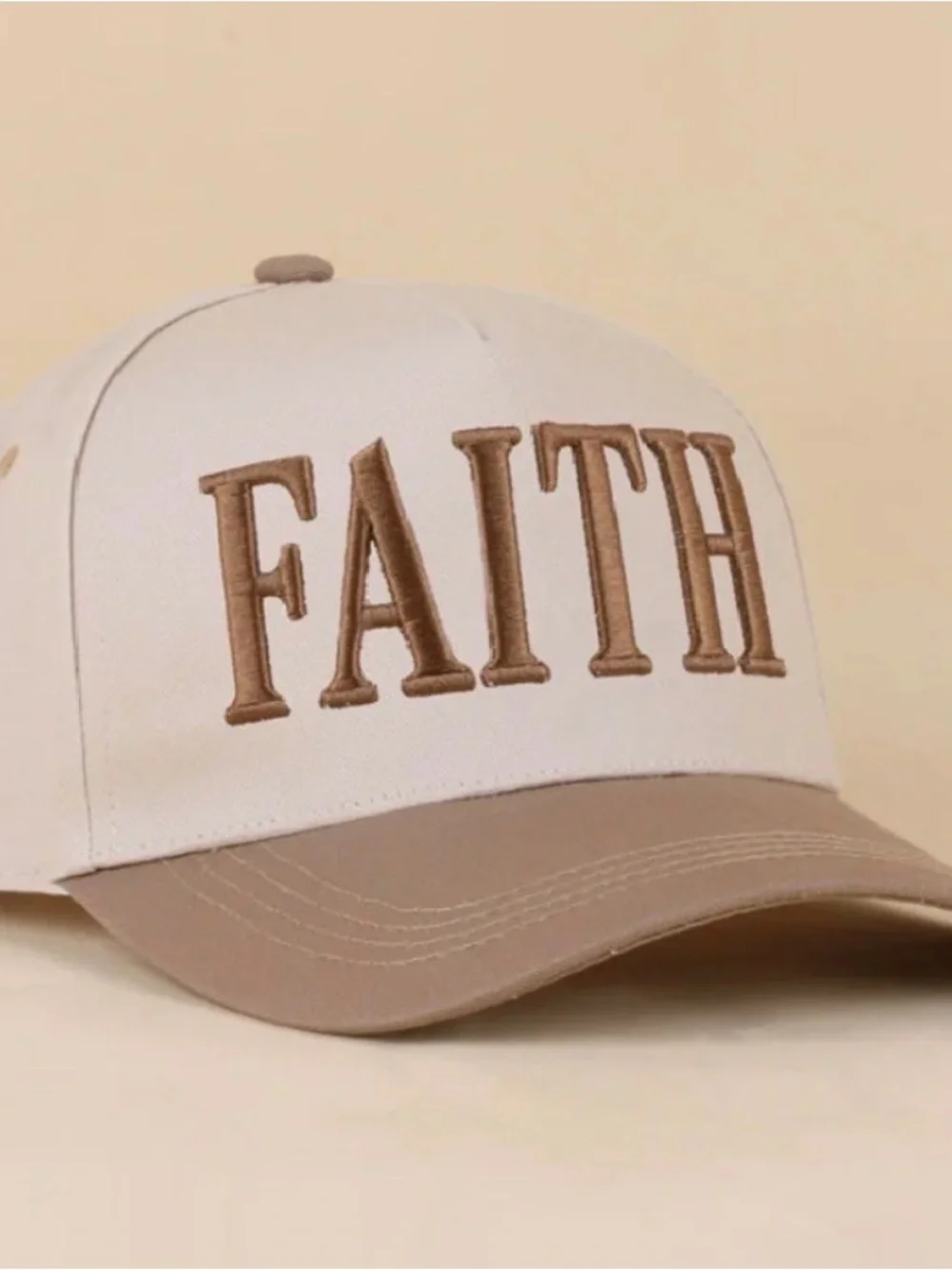 NWT Women’s Cream/Tan Embroidered “FAITH” Truckers Hat Baseball Cap
